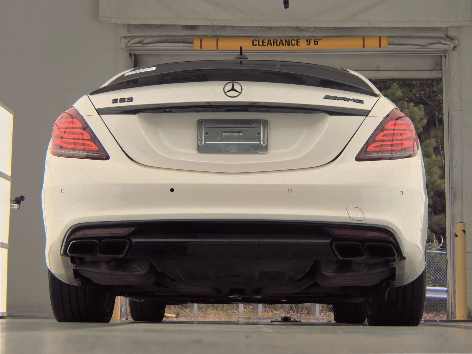 Mercedes-Benz S 63 AMG BURMASTER* 360* МАСАЖ* ОБДУХ* NIGHT VISION* DISTRO - изображение 6