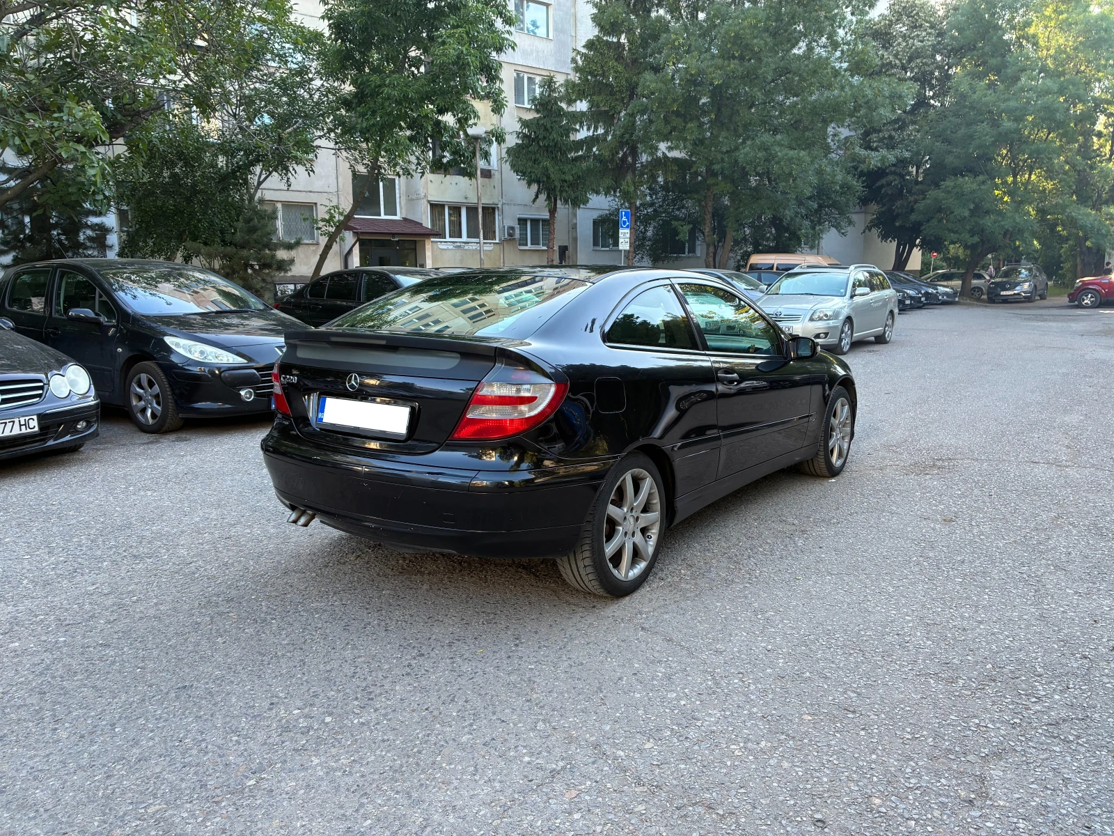 Mercedes-Benz C 220, снимка 3 - Автомобили и джипове - 54791790