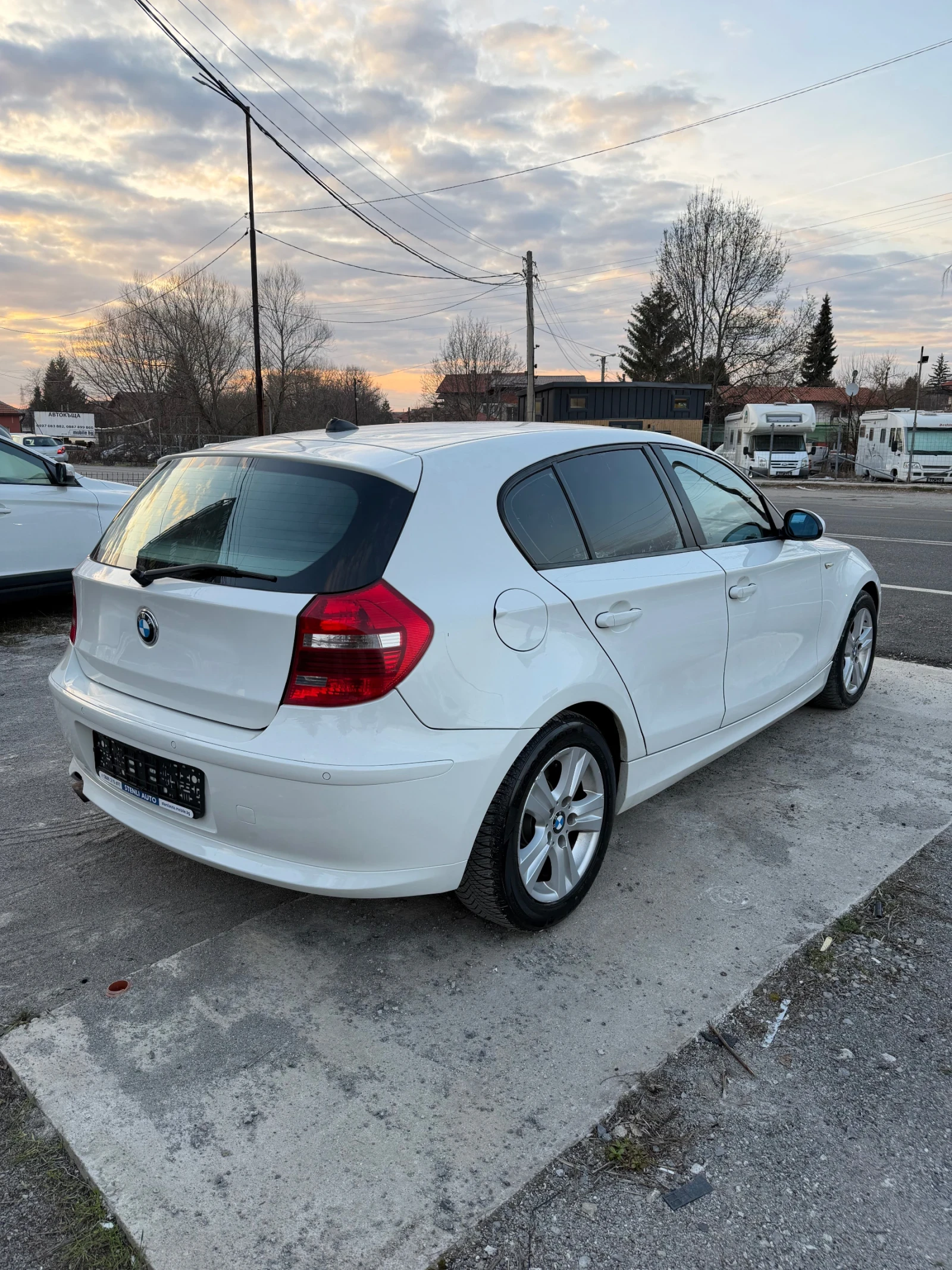 BMW 118, снимка 4 - Автомобили и джипове - 54009849