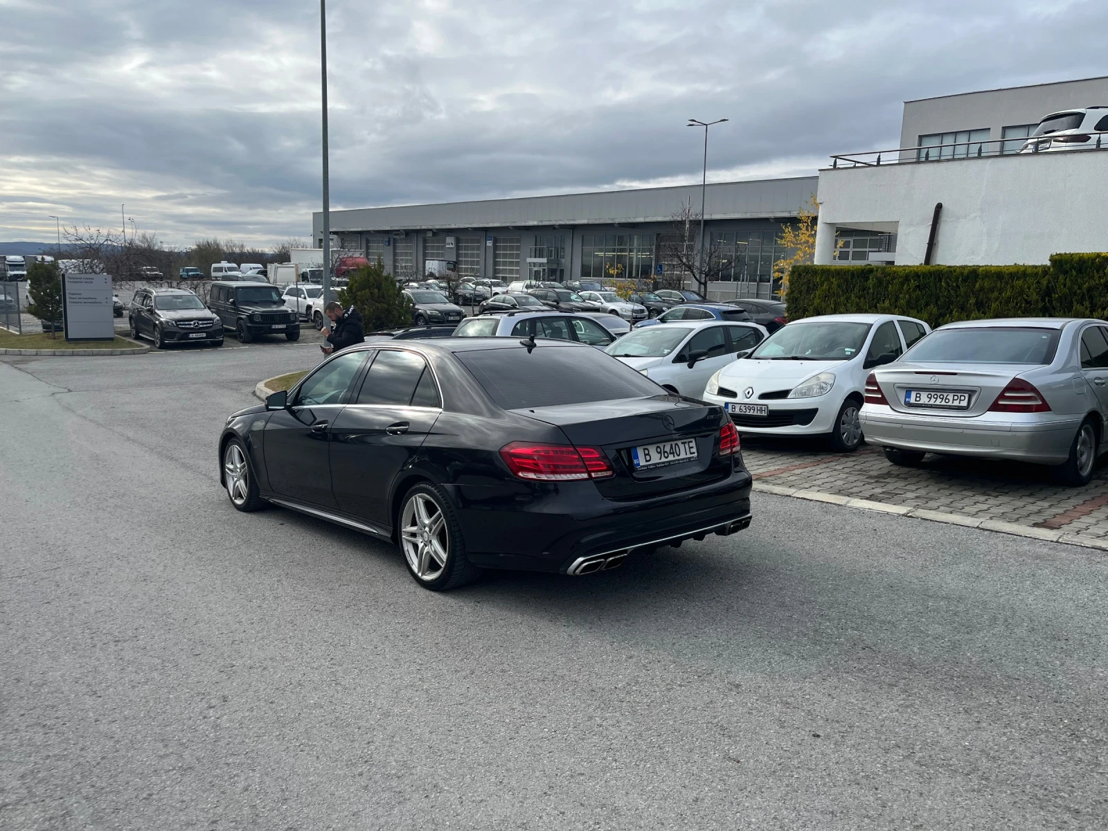 Mercedes-Benz E 350 9G Tronic, снимка 3 - Автомобили и джипове - 54291264