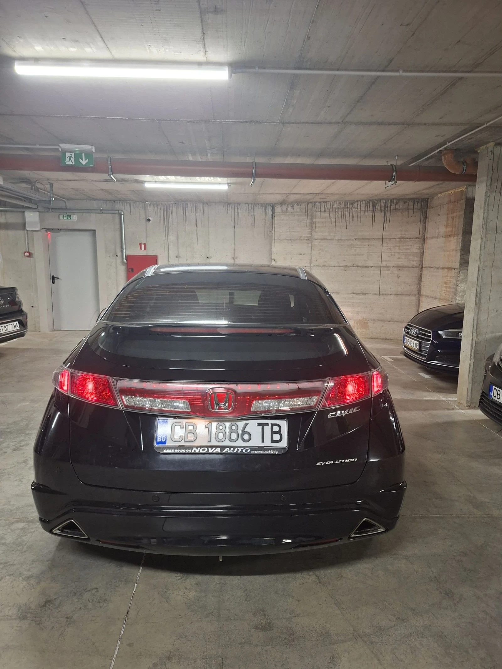 Honda Civic 1.8 Бензин, 140 кс. Автомат, снимка 7 - Автомобили и джипове - 54307149