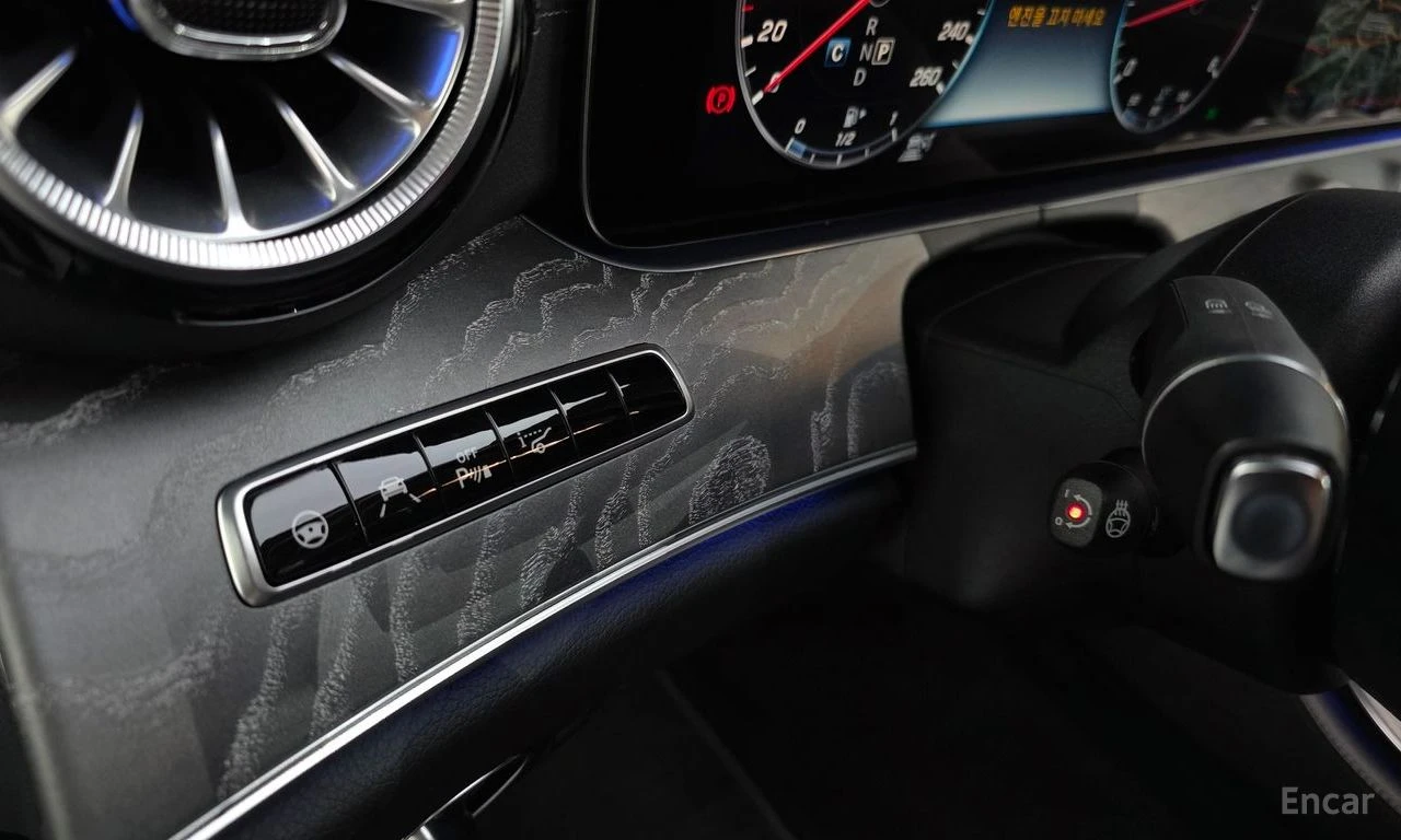 Mercedes-Benz CLS 400 4MATIC* , снимка 9 - Автомобили и джипове - 54371074