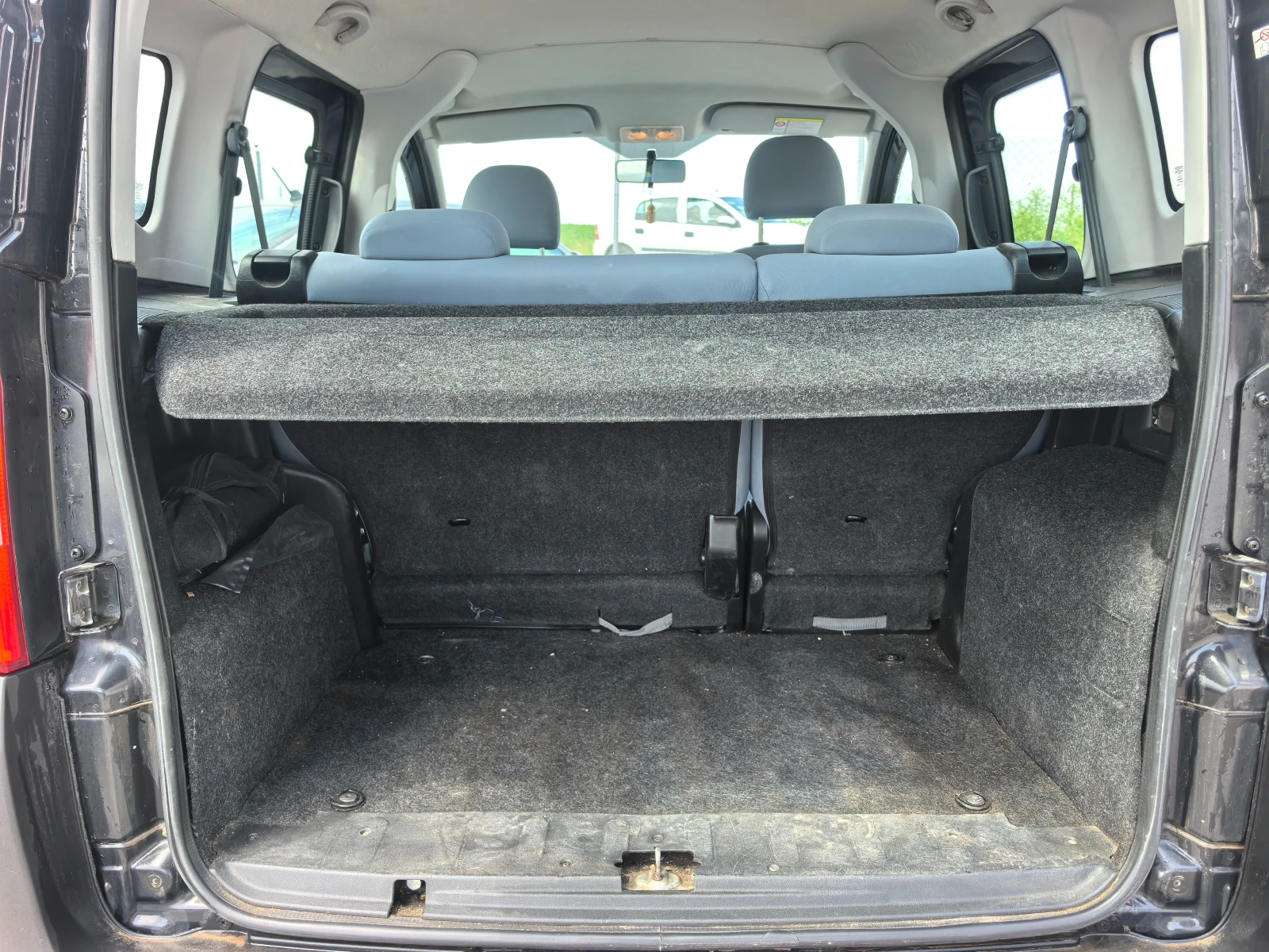 Peugeot Bipper 1.3Mjet Пътник, снимка 11 - Автомобили и джипове - 55087977