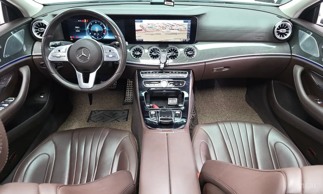 Mercedes-Benz CLS 300 AMG-line, снимка 5 - Автомобили и джипове - 55405547