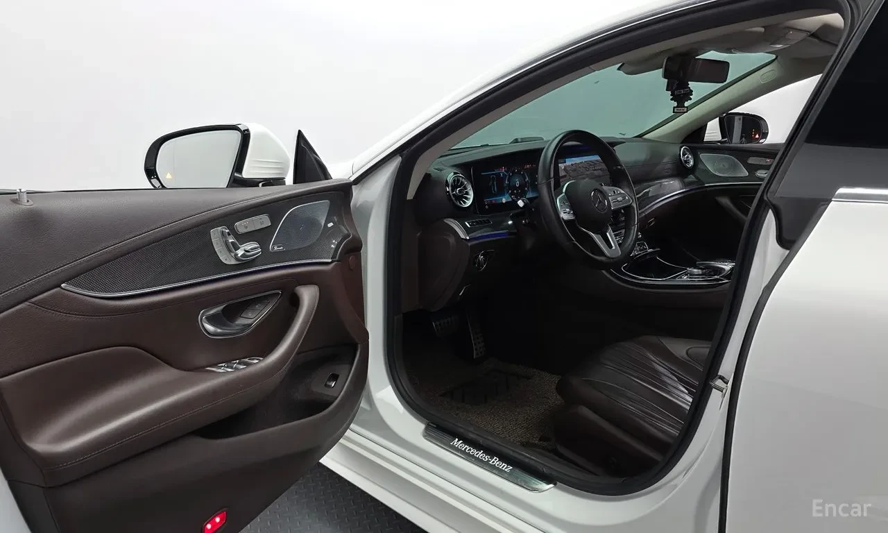 Mercedes-Benz CLS 300 AMG-line, снимка 7 - Автомобили и джипове - 55405547