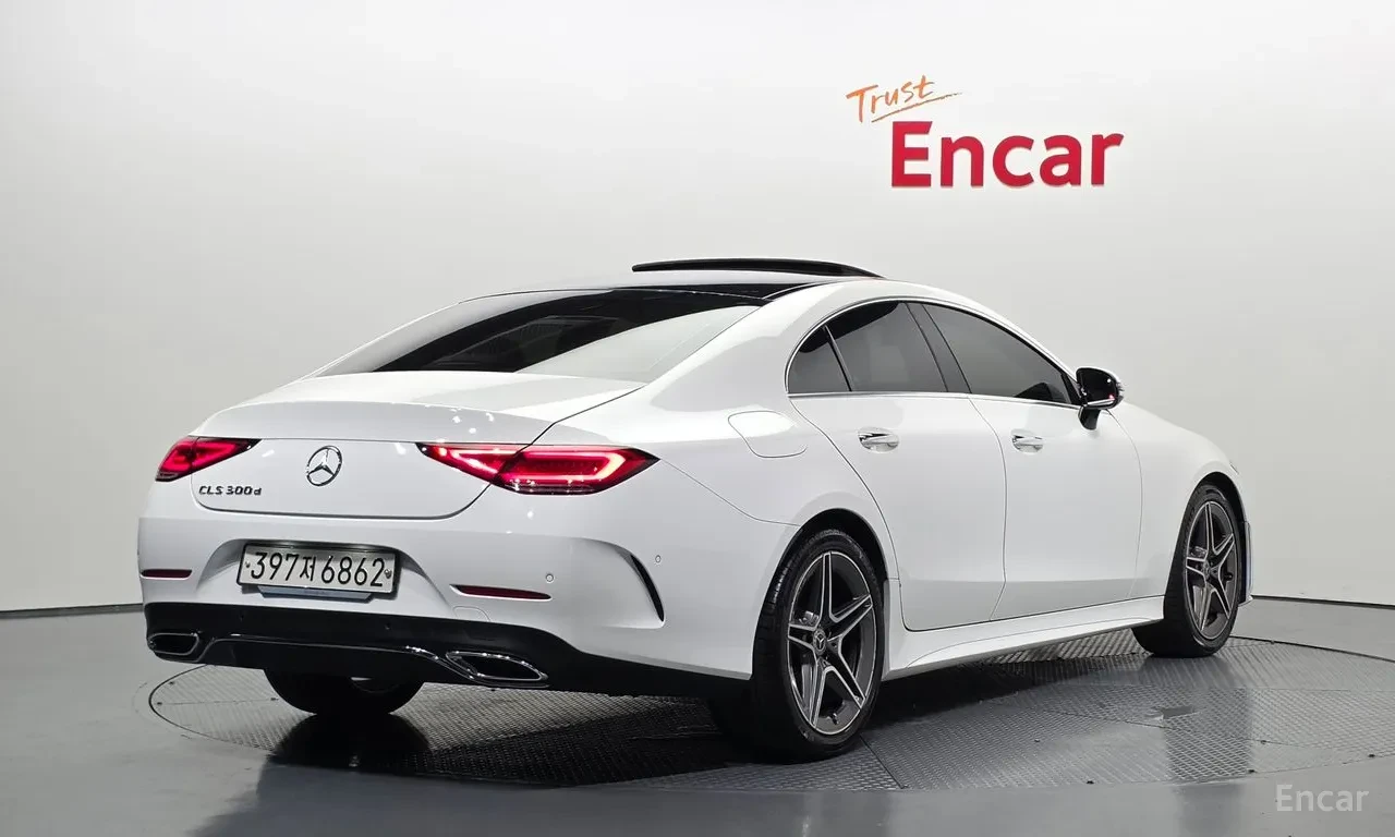 Mercedes-Benz CLS 300 AMG-line, снимка 2 - Автомобили и джипове - 55405547