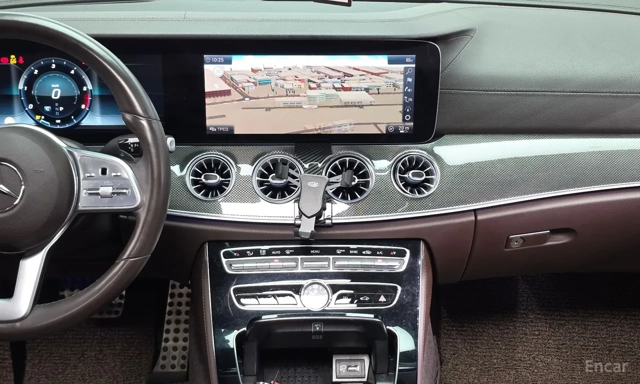 Mercedes-Benz CLS 300 AMG-line, снимка 10 - Автомобили и джипове - 55405547