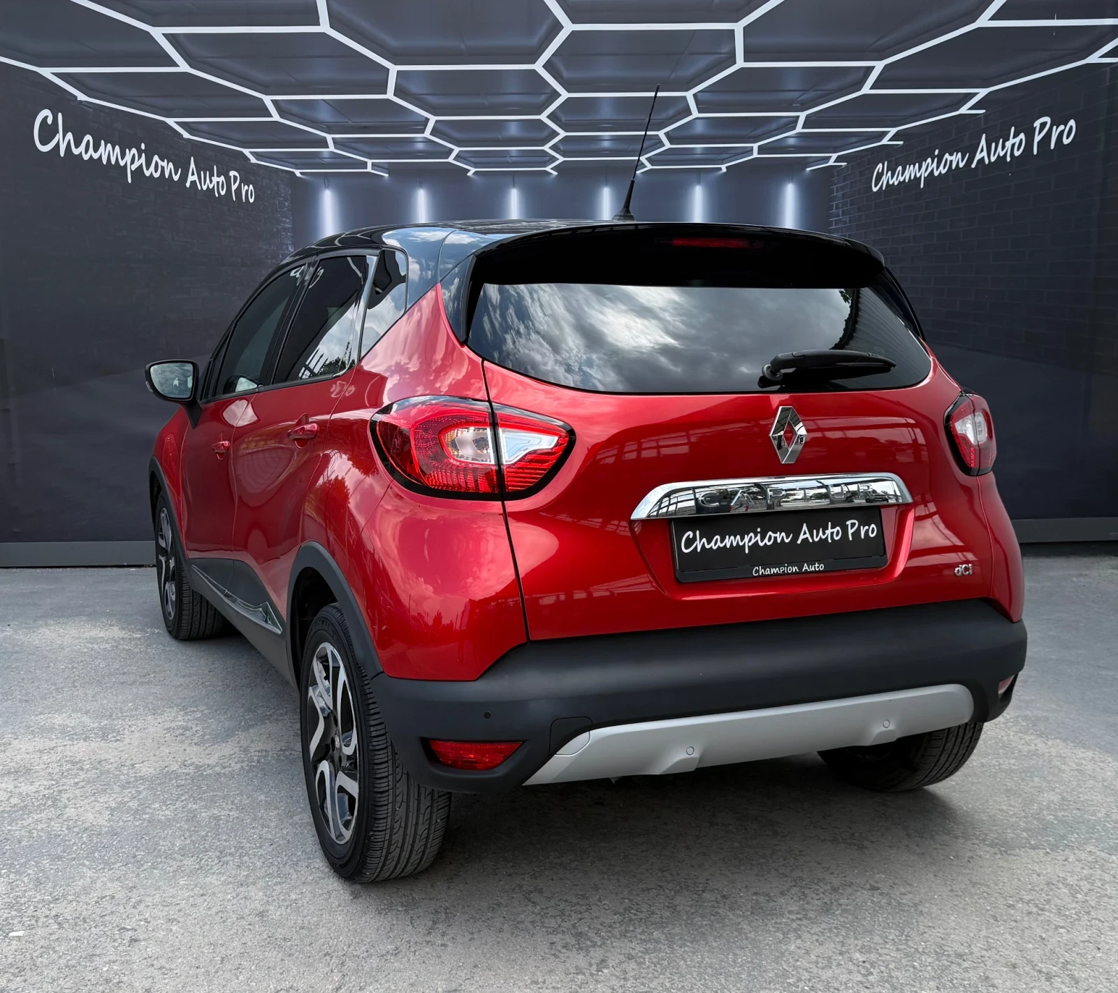 Renault Captur 55000 km, снимка 6 - Автомобили и джипове - 55585670