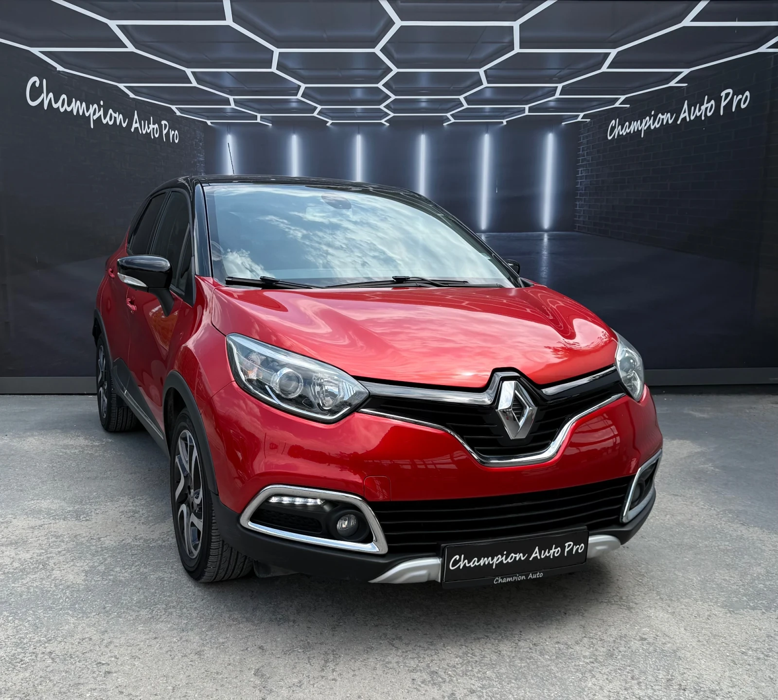 Renault Captur 55000 km, снимка 3 - Автомобили и джипове - 55585670