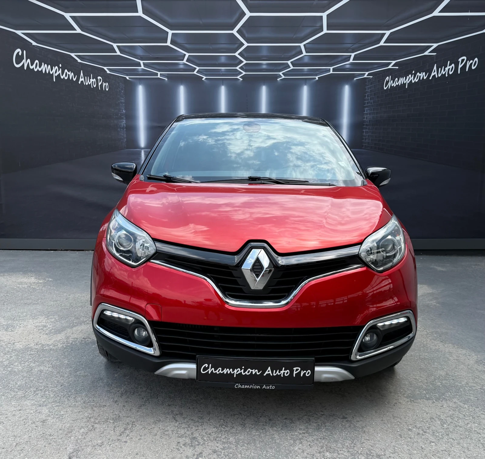Renault Captur 55000 km, снимка 2 - Автомобили и джипове - 55585670