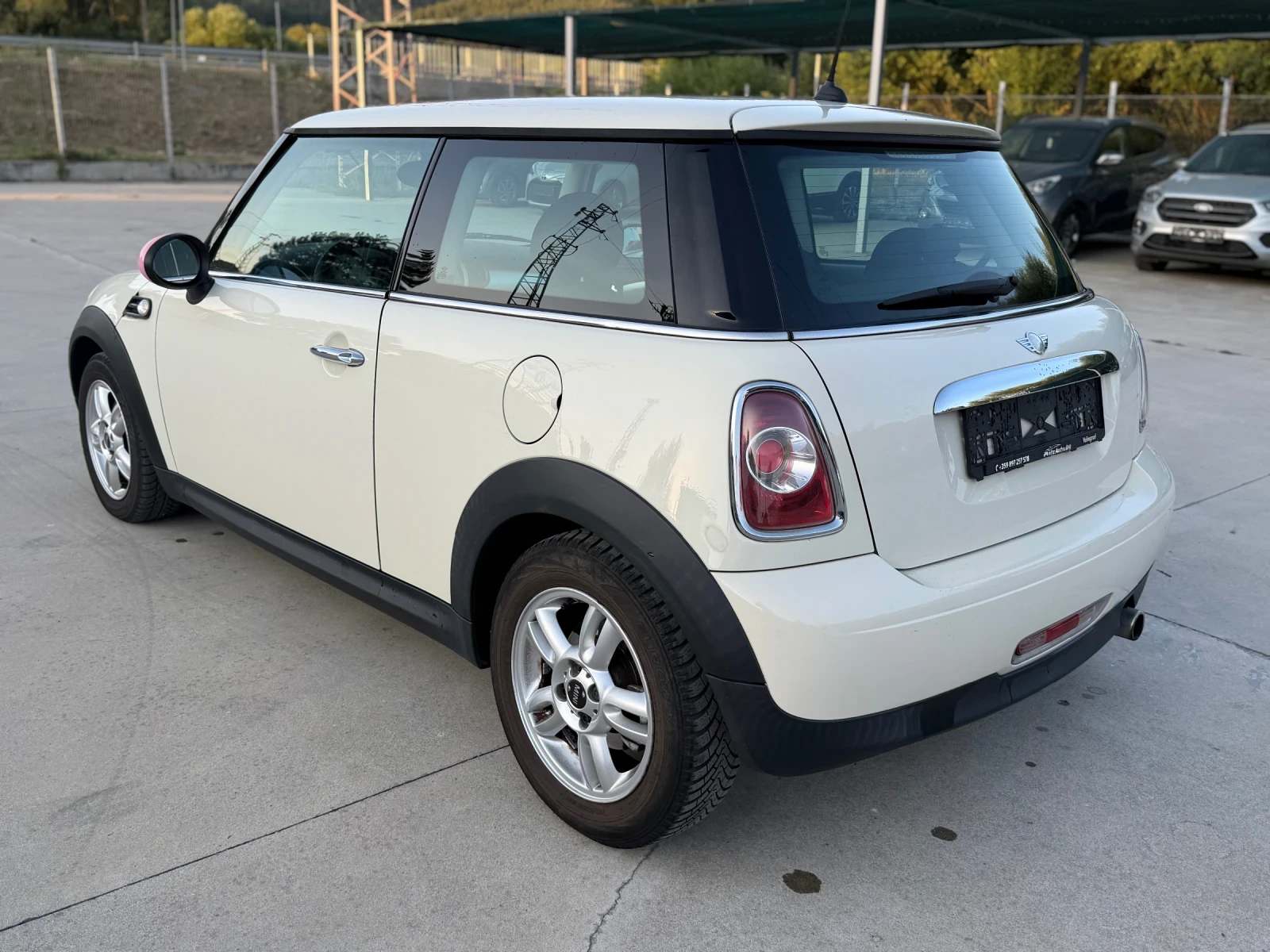 Mini One 1.6 6ск TOP, снимка 5 - Автомобили и джипове - 55646132
