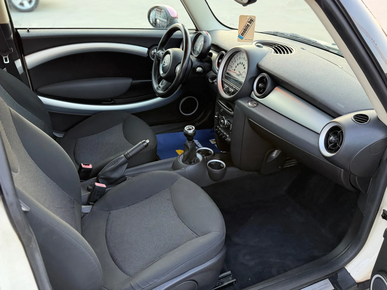 Mini One 1.6 6ск TOP, снимка 8 - Автомобили и джипове - 55646132