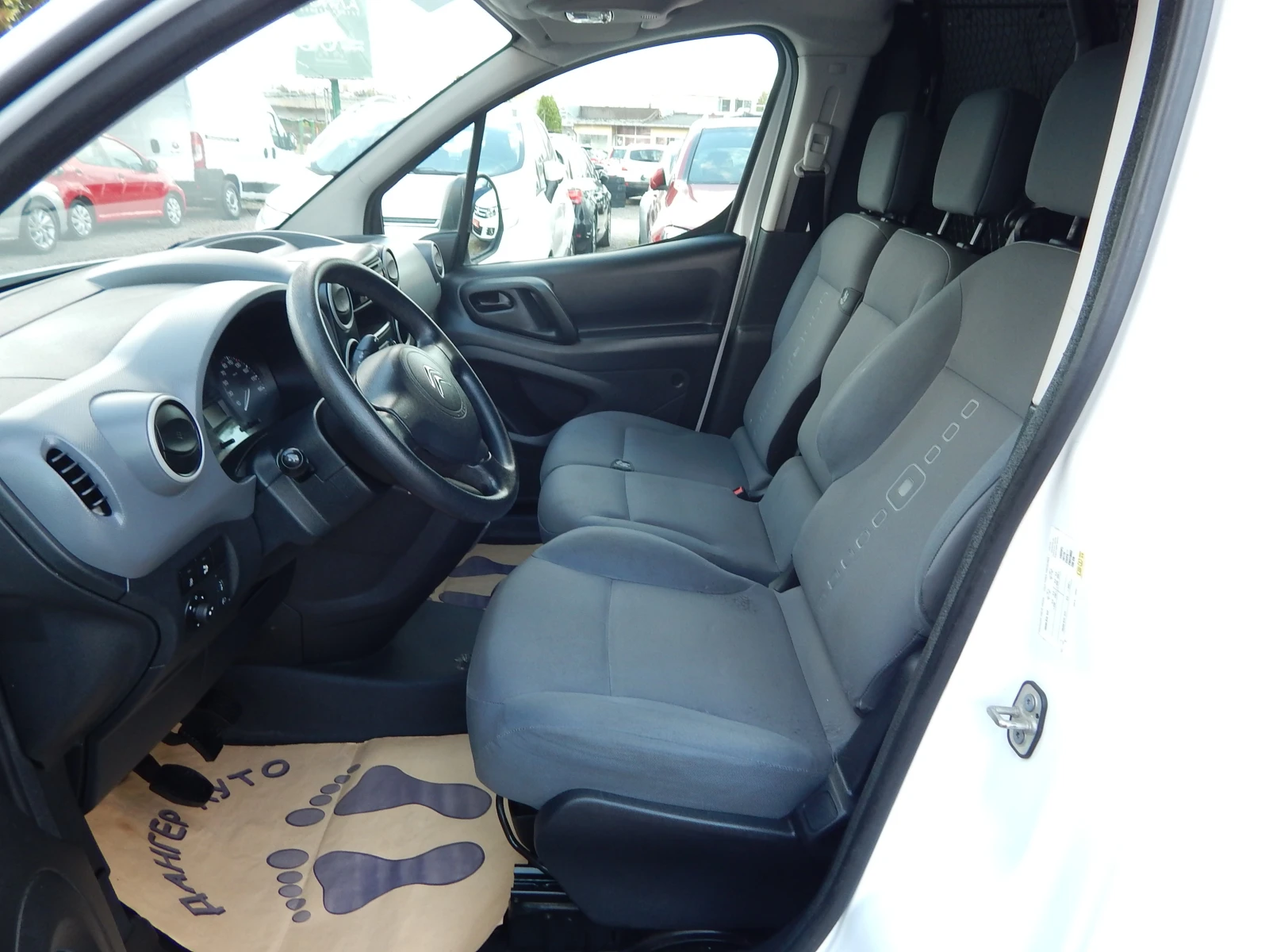 Citroen Berlingo 1.6HDI* 3места* ЕВРО5Б* , снимка 11 - Автомобили и джипове - 55836831