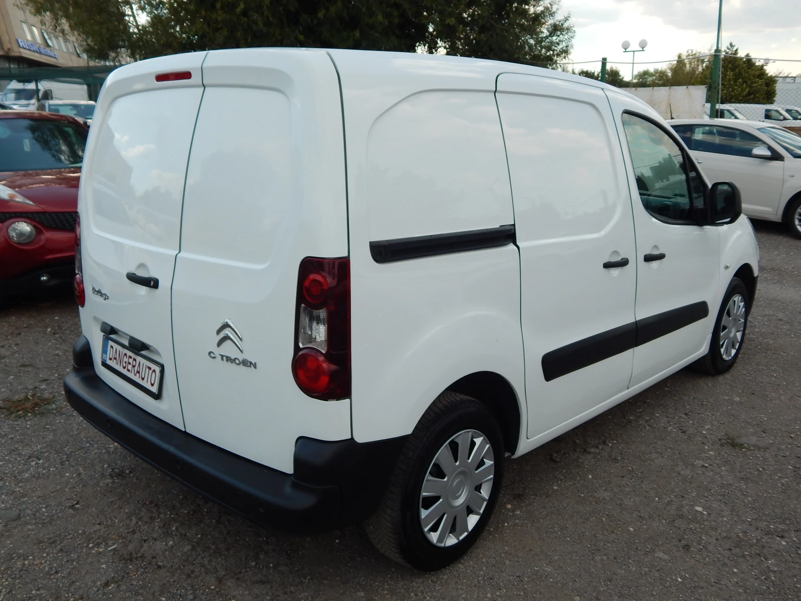 Citroen Berlingo 1.6HDI* 3места* ЕВРО5Б* , снимка 4 - Автомобили и джипове - 55836831
