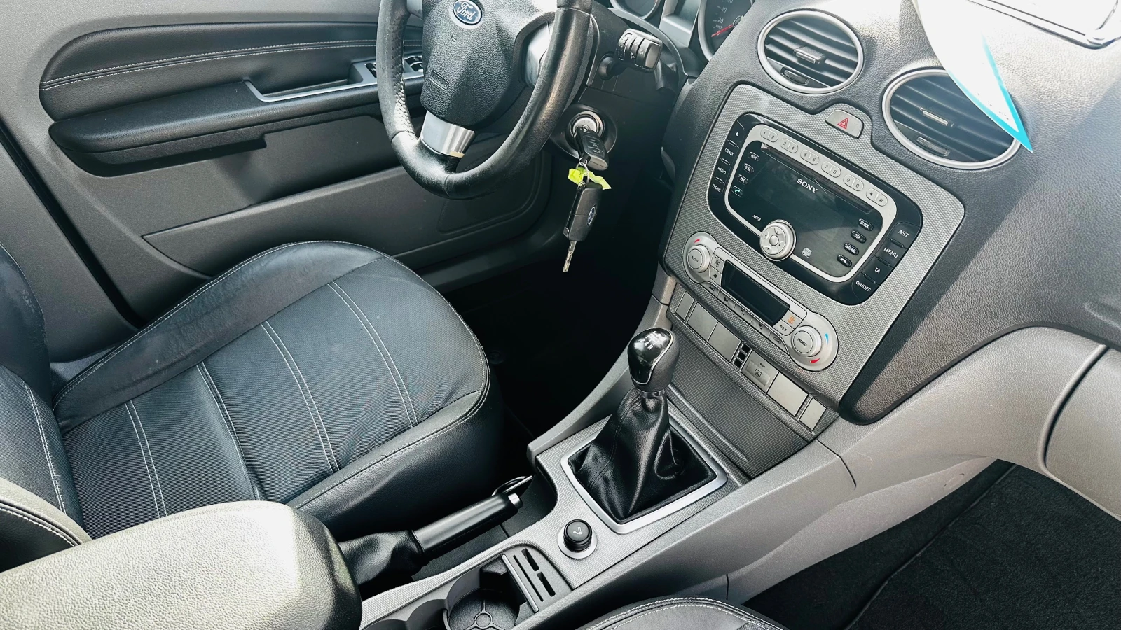 Ford Focus 1.6i-газов-Италия, снимка 7 - Автомобили и джипове - 55867684