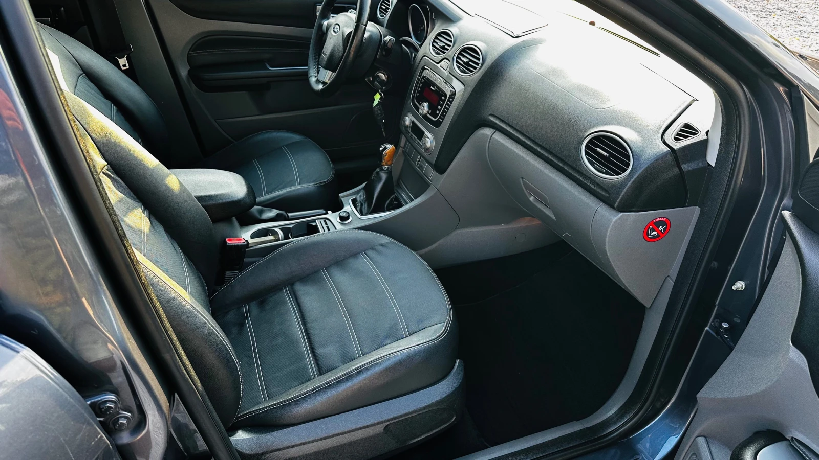 Ford Focus 1.6i-газов-Италия, снимка 11 - Автомобили и джипове - 55867684