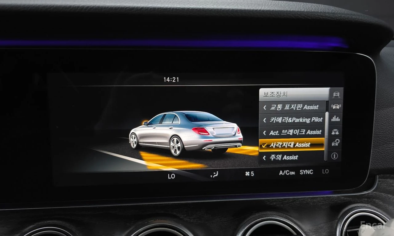 Mercedes-Benz E 350 BURMESTER* ОБДУХВАНЕ* 360КАМЕРА* ДИГИТАЛНО* ТАБЛО*, снимка 11 - Автомобили и джипове - 55901435