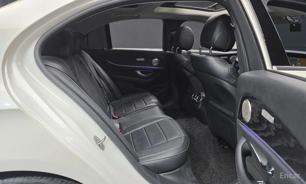 Mercedes-Benz E 350 BURMESTER* ОБДУХВАНЕ* 360КАМЕРА* ДИГИТАЛНО* ТАБЛО*, снимка 15 - Автомобили и джипове - 55901435