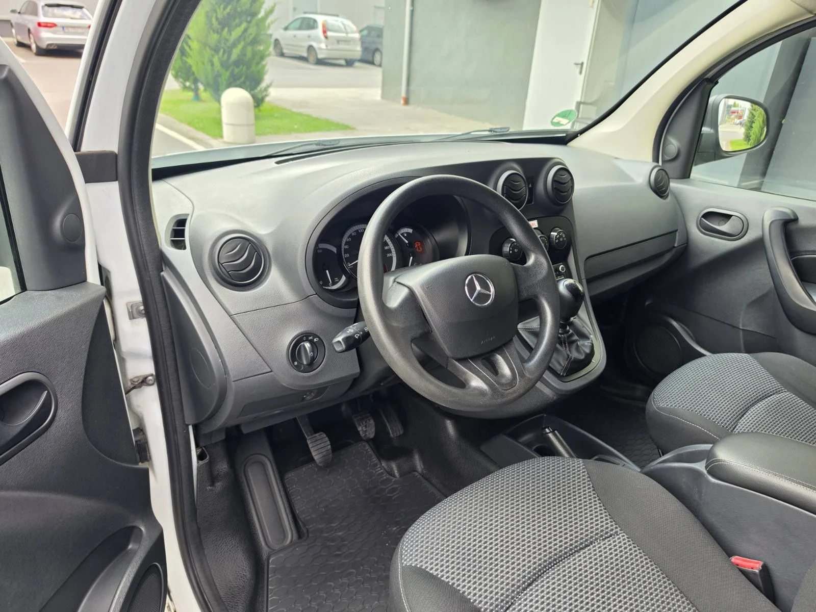 Mercedes-Benz Citan 110 к.с.Сменен съединител , снимка 7 - Автомобили и джипове - 56277537
