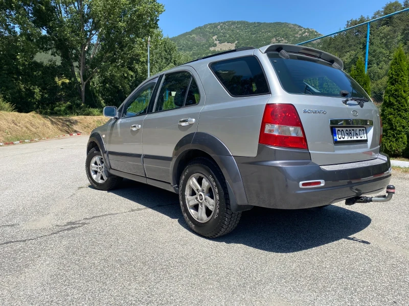 Kia Sorento 2.5, снимка 6 - Автомобили и джипове - 47389540