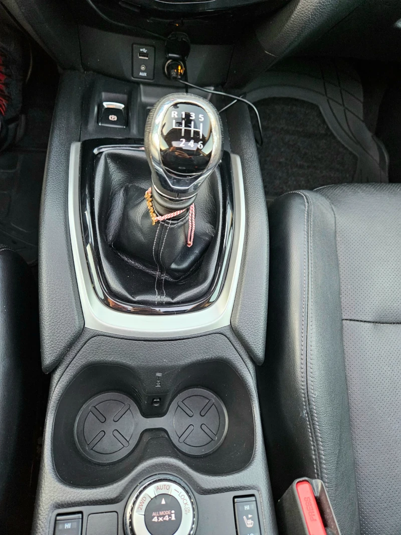 Nissan X-trail Tekna, снимка 10 - Автомобили и джипове - 52550015