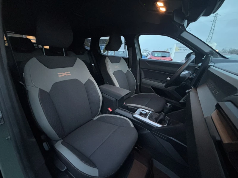 Dacia Duster TCe 130 4x4, снимка 13 - Автомобили и джипове - 52929376