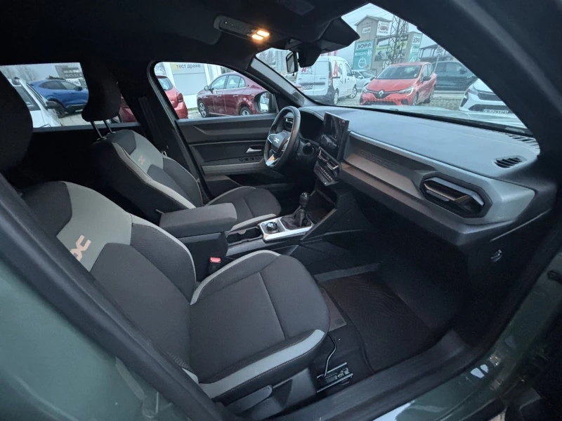 Dacia Duster TCe 130 4x4, снимка 12 - Автомобили и джипове - 52929376