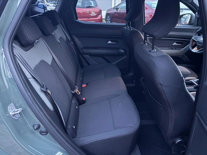 Dacia Duster TCe 130 4x4, снимка 14 - Автомобили и джипове - 52929376