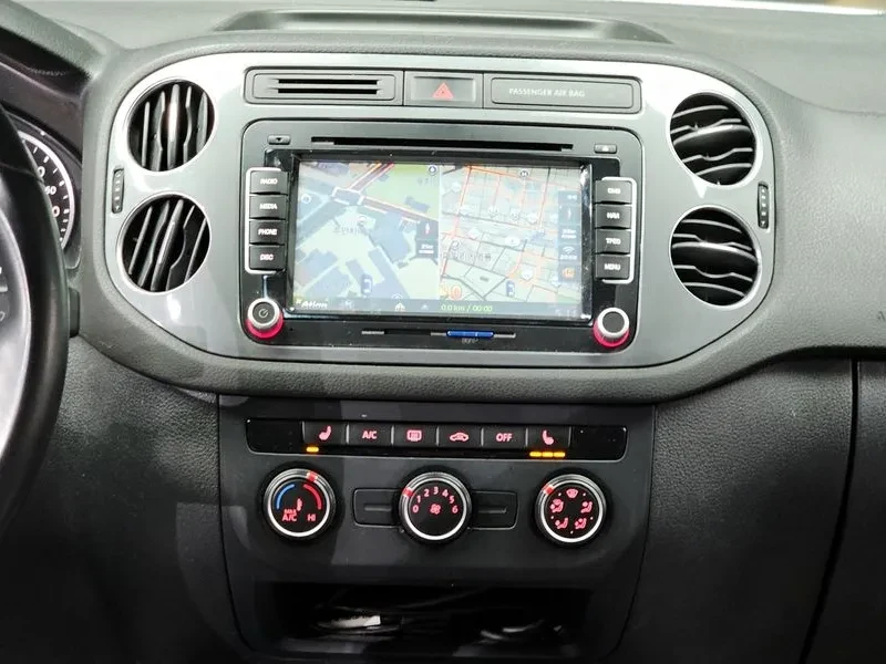 VW Tiguan 2.0 TDI COMFORT 5N, снимка 14 - Автомобили и джипове - 55295689