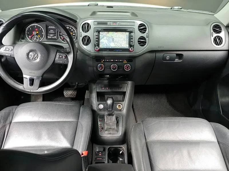 VW Tiguan 2.0 TDI COMFORT 5N, снимка 7 - Автомобили и джипове - 55295689