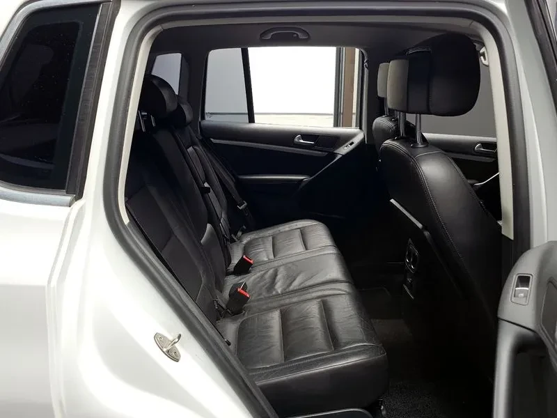 VW Tiguan 2.0 TDI COMFORT 5N, снимка 11 - Автомобили и джипове - 55295689