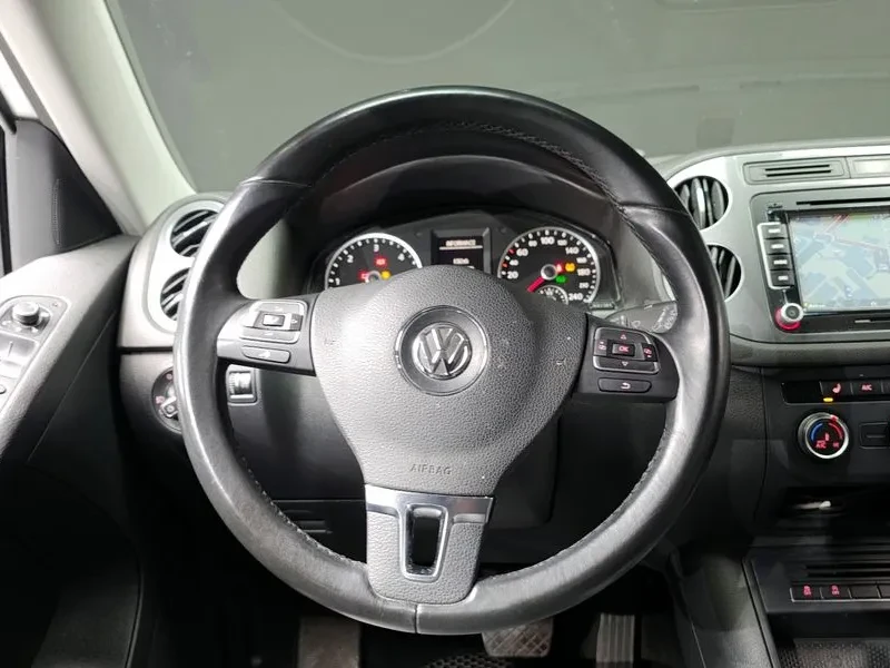 VW Tiguan 2.0 TDI COMFORT 5N, снимка 13 - Автомобили и джипове - 55295689