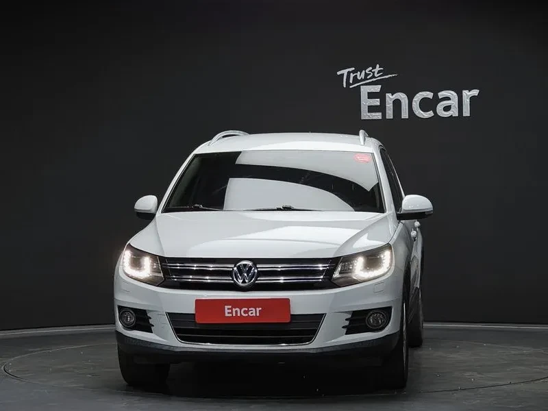 VW Tiguan 2.0 TDI COMFORT 5N, снимка 3 - Автомобили и джипове - 55295689
