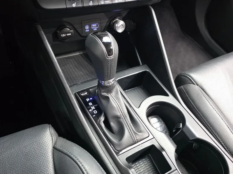 Hyundai Tucson 1.7 2Wd Modern, снимка 9 - Автомобили и джипове - 55391299