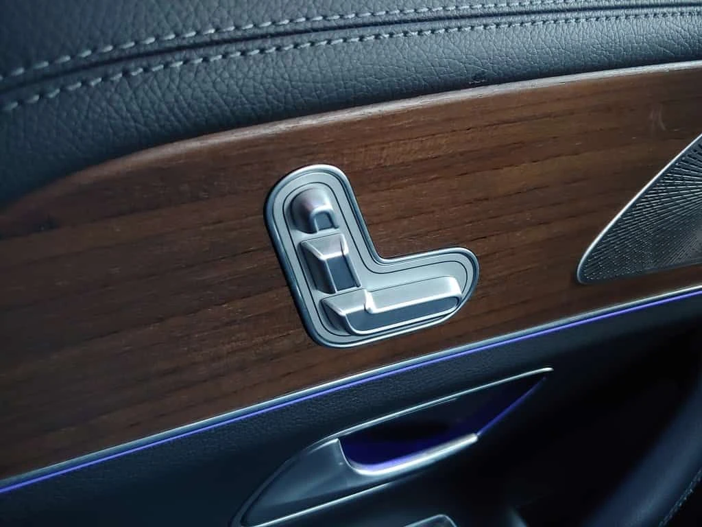 Mercedes-Benz GLE * 2.0L AWD | 7 SEAT | SUNROOF | NAV | HTD SEATS *  - изображение 10