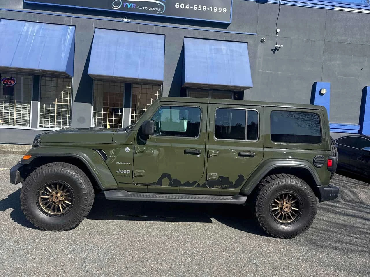 Jeep Wrangler * Unlimited Sahara * KEYLESS* NAVI*  - изображение 2