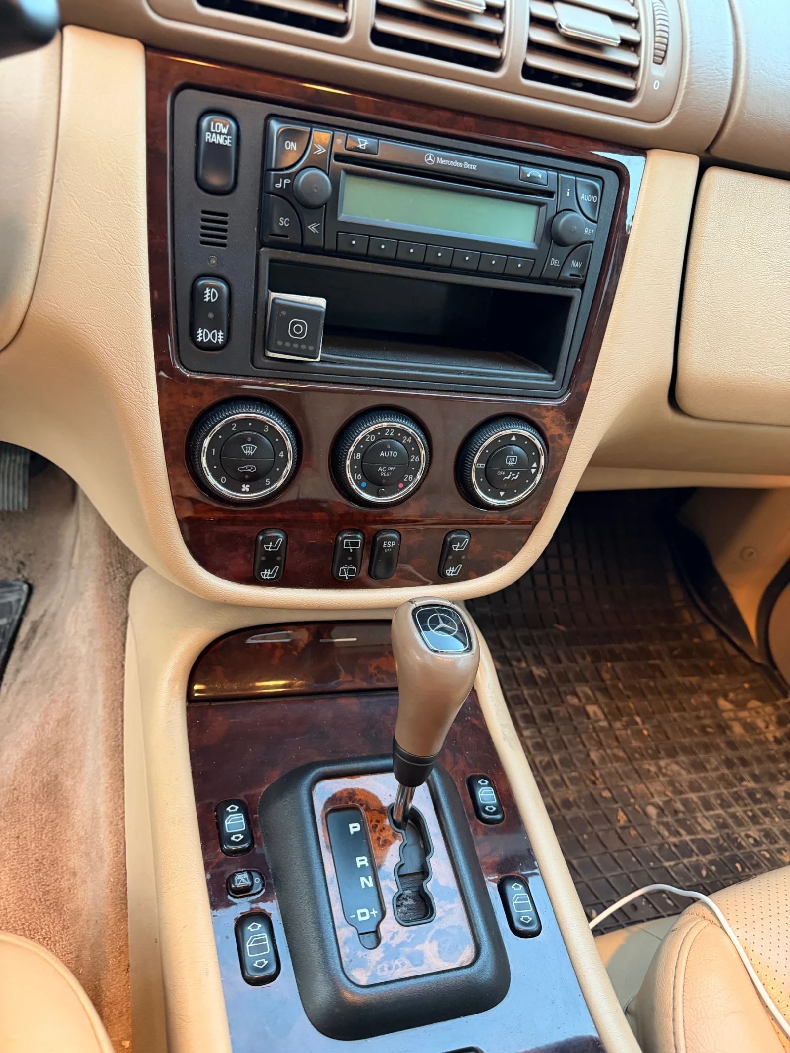 Mercedes-Benz ML 350, снимка 6 - Автомобили и джипове - 54115644