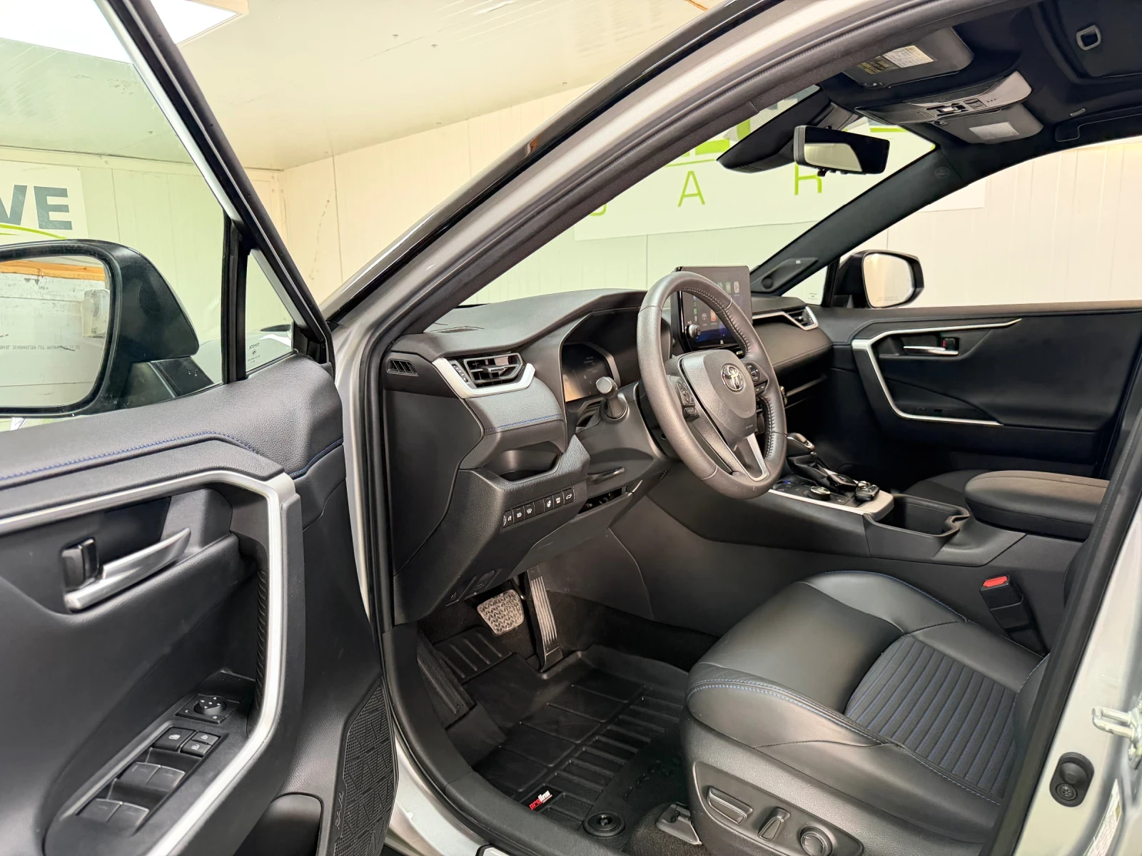 Toyota Rav4 Hybrid XSE AWD, снимка 7 - Автомобили и джипове - 55582338