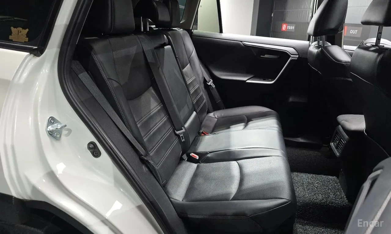 Toyota Rav4 * 2.5 4WD Hybrid * КРАЙНА ЦЕНА ДО БЪЛГАРИЯ, снимка 11 - Автомобили и джипове - 55843134