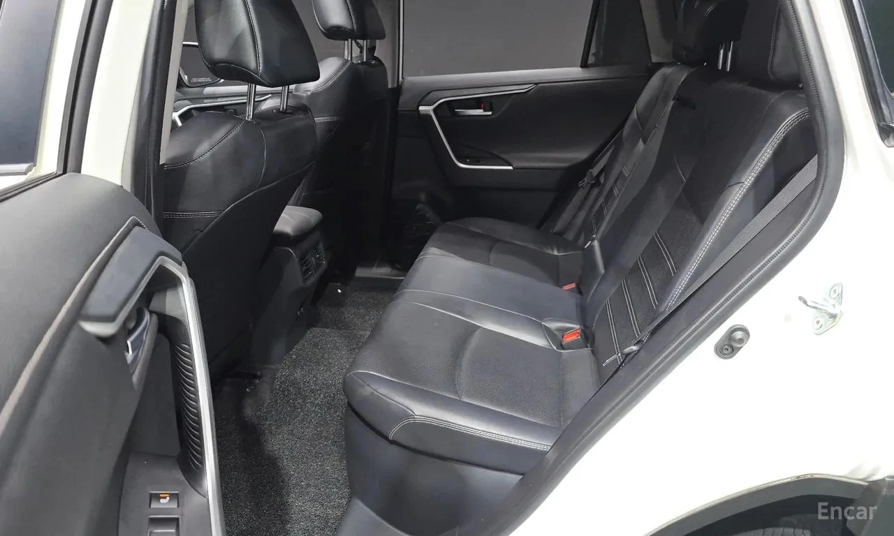 Toyota Rav4 * 2.5 4WD Hybrid * КРАЙНА ЦЕНА ДО БЪЛГАРИЯ, снимка 12 - Автомобили и джипове - 55843134
