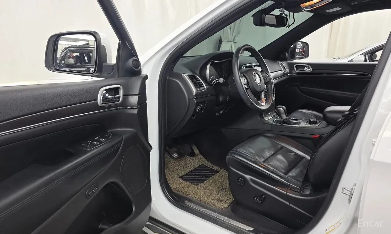 Jeep Cherokee 3.6 Limited/МК2/ПАНОРАМА/ПОДГРЕВ/ОБДУХ/, снимка 10 - Автомобили и джипове - 56131464