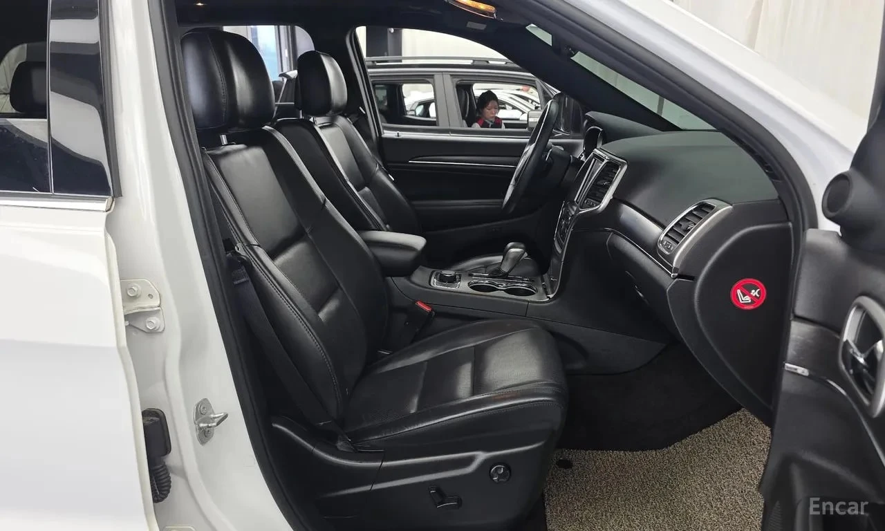 Jeep Cherokee 3.6 Limited/МК2/ПАНОРАМА/ПОДГРЕВ/ОБДУХ/, снимка 11 - Автомобили и джипове - 56131464