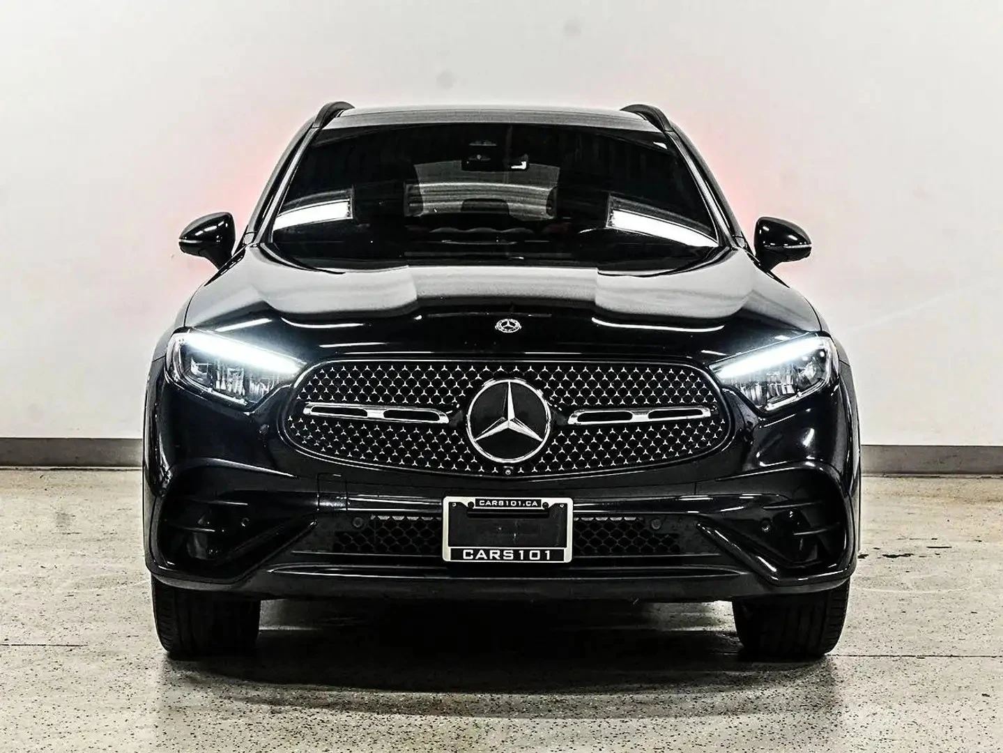 Mercedes-Benz GLC 300 2023* AMG PK* 360* PANO* CARPLAY* DIS* КРАЙНА ЦЕНА, снимка 2 - Автомобили и джипове - 56144246