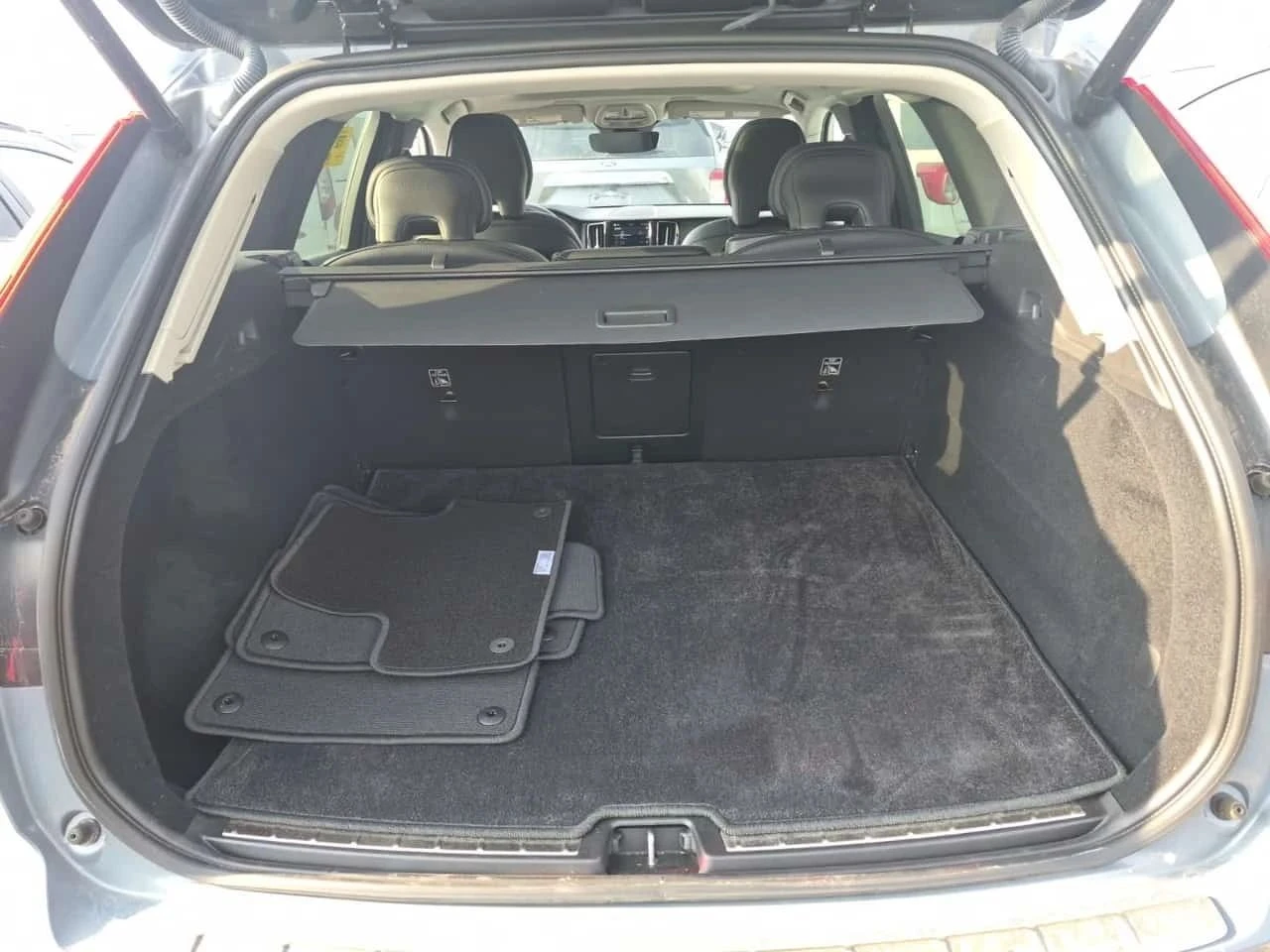 Volvo XC60, снимка 13 - Автомобили и джипове - 56718695