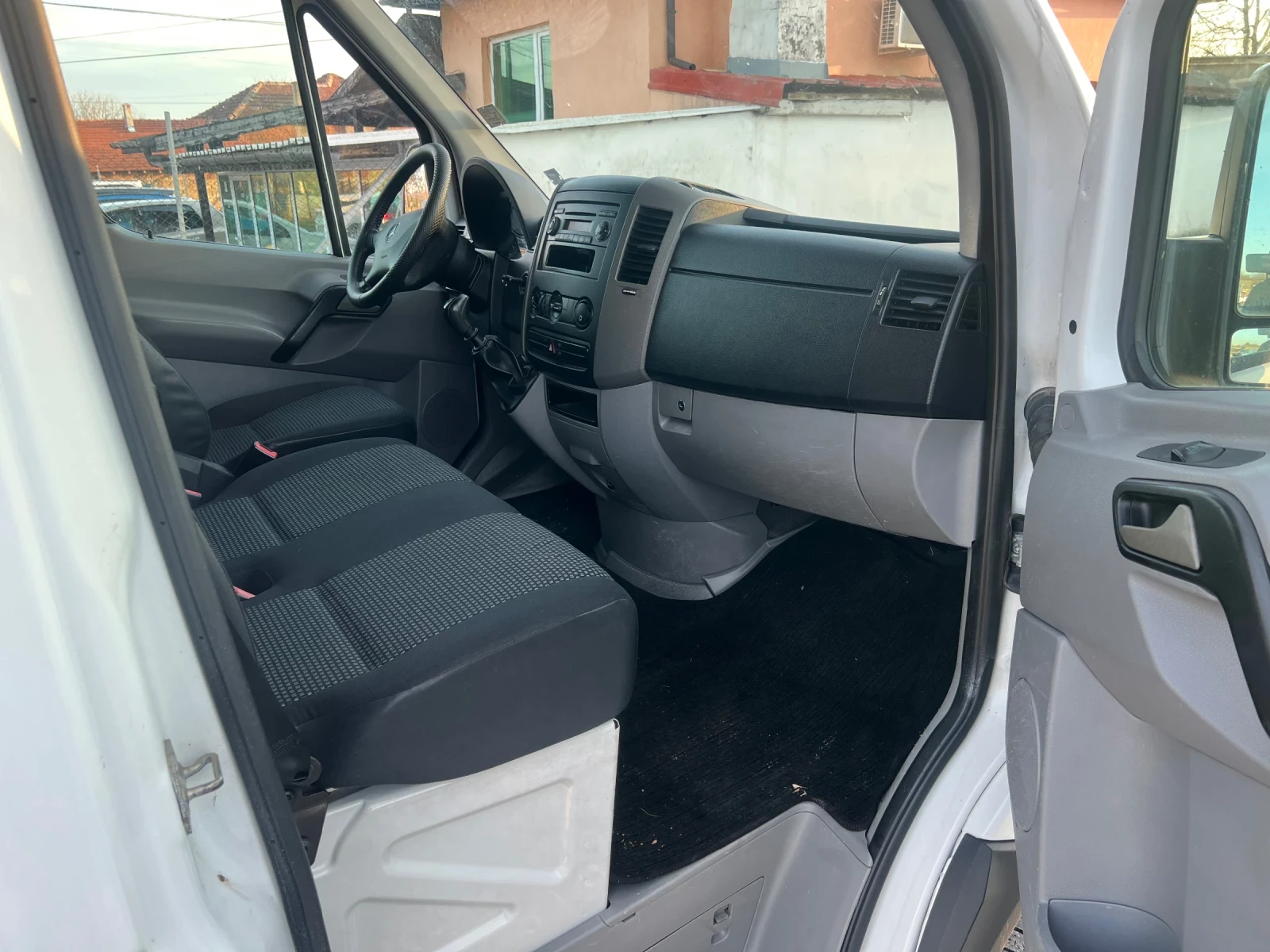 Mercedes-Benz Sprinter 311, снимка 12 - Бусове и автобуси - 54047364