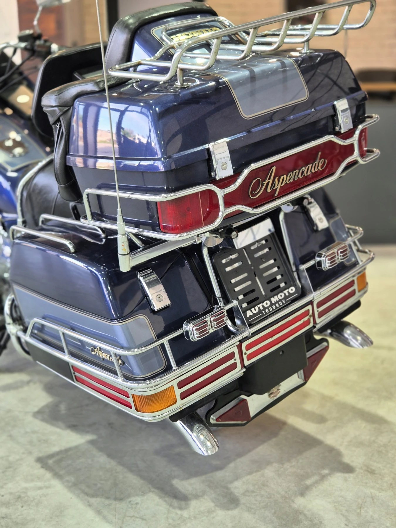Honda Gold Wing GL1200 ASPENCADE! Нов внос от ШВЕЙЦАРИЯ!!!, снимка 9 - Мотоциклети и мототехника - 54609064