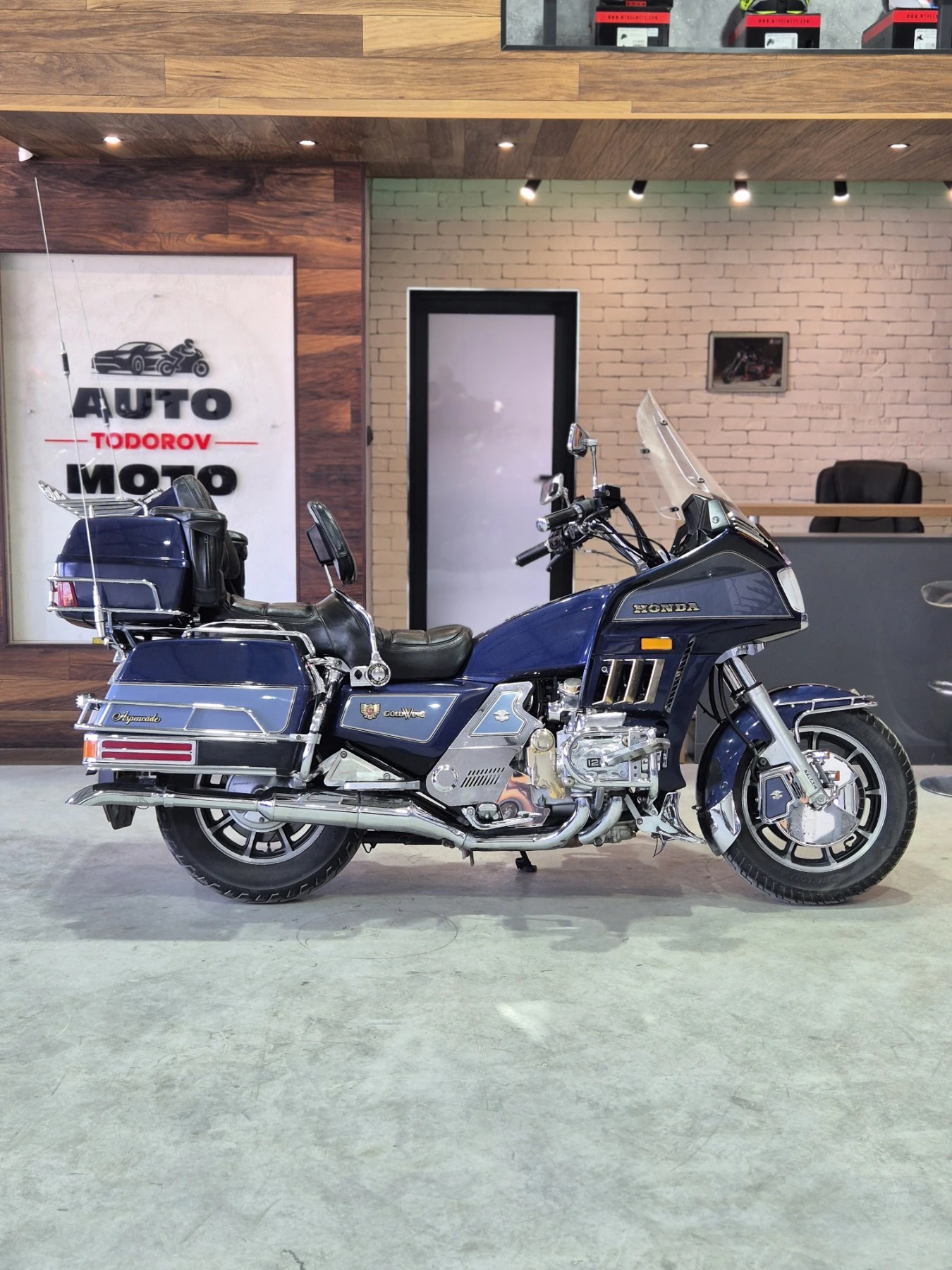 Honda Gold Wing GL1200 ASPENCADE! Нов внос от ШВЕЙЦАРИЯ!!!, снимка 8 - Мотоциклети и мототехника - 54609064