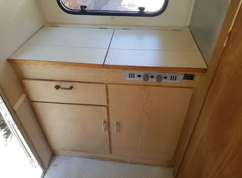 Каравана ABI KIP 420KK, снимка 9 - Каравани и кемпери - 52630918