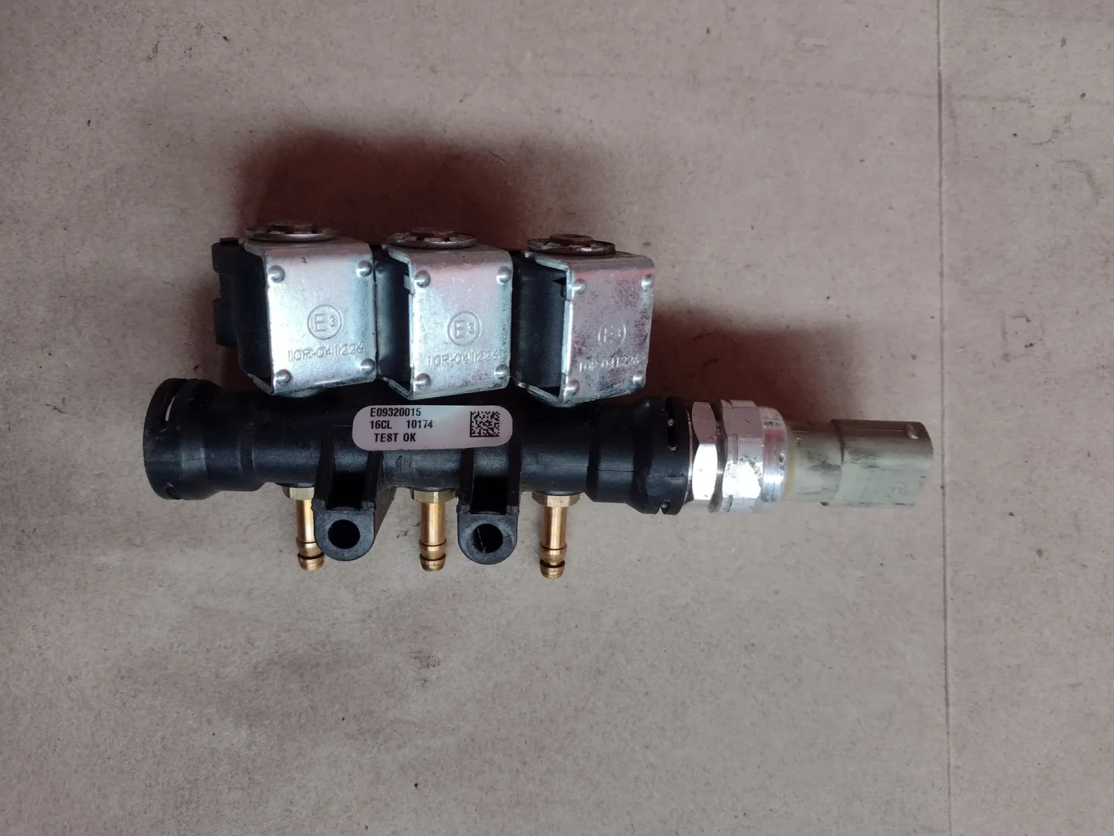 10R-041226  ������ ��������� �������� E09320015 | Mobile.bg � ����������� 1