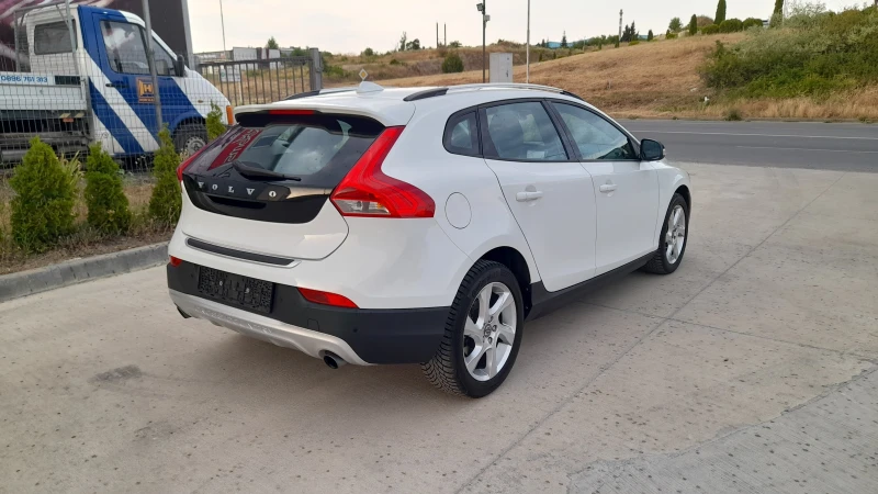 Volvo V40 Cross Country 2.0i - CROSS 4x4 , снимка 3 - Автомобили и джипове - 51033238